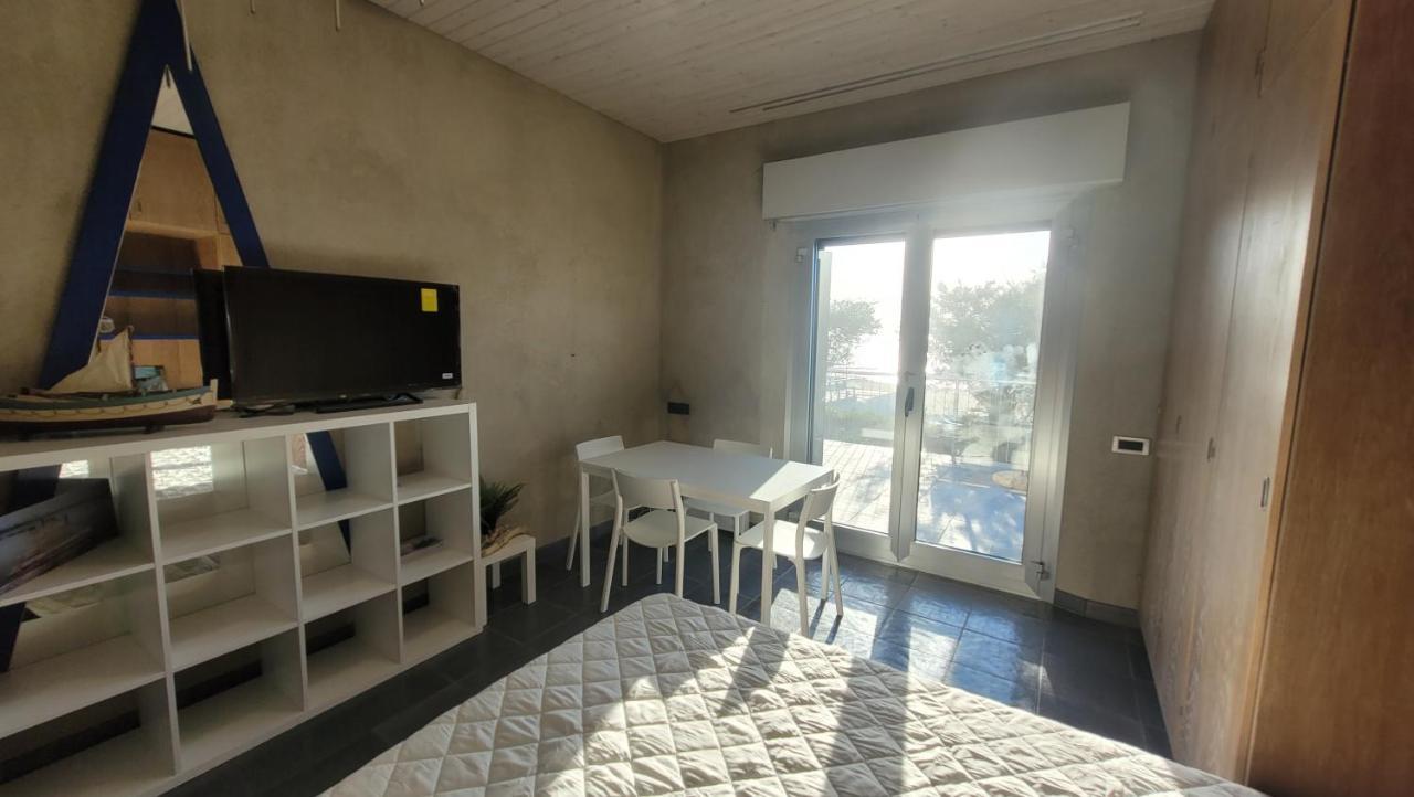 Apartamento Miledy Monolocale Direttamente Sul Mare Marina di Castagneto Carducci Exterior foto